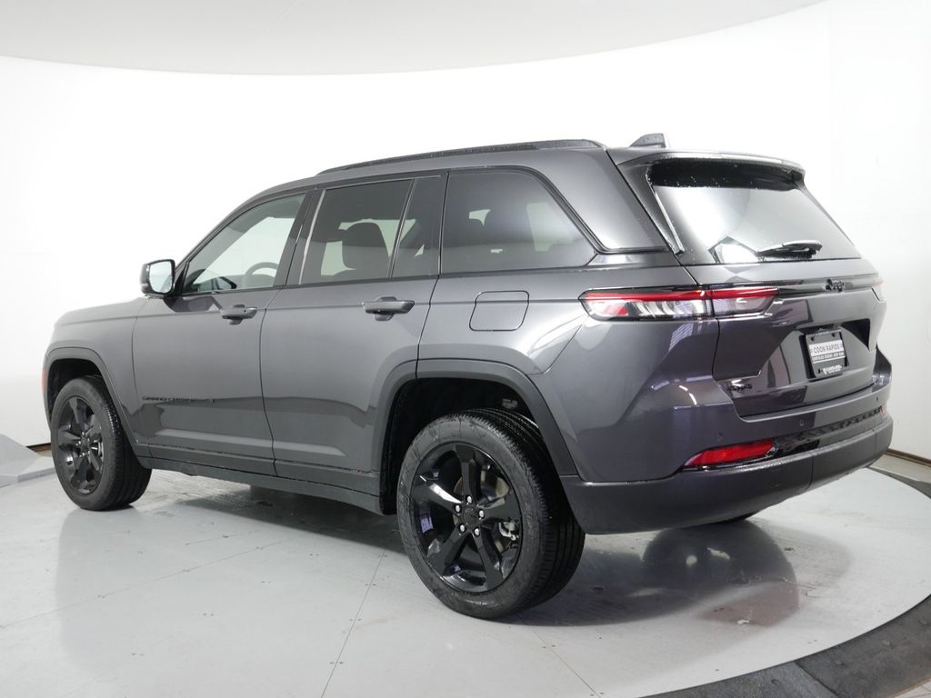 Thumbnail: 2024 Jeep Grand Cherokee - 15