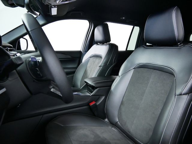 Thumbnail: 2024 Jeep Grand Cherokee - 33