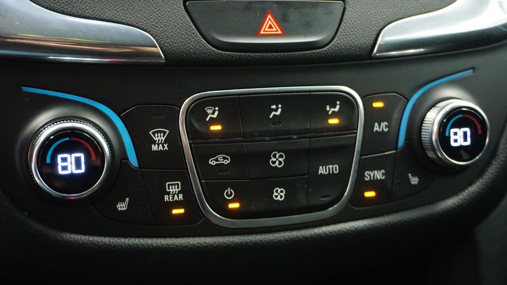 Thumbnail: 2020 Chevrolet Equinox - 33