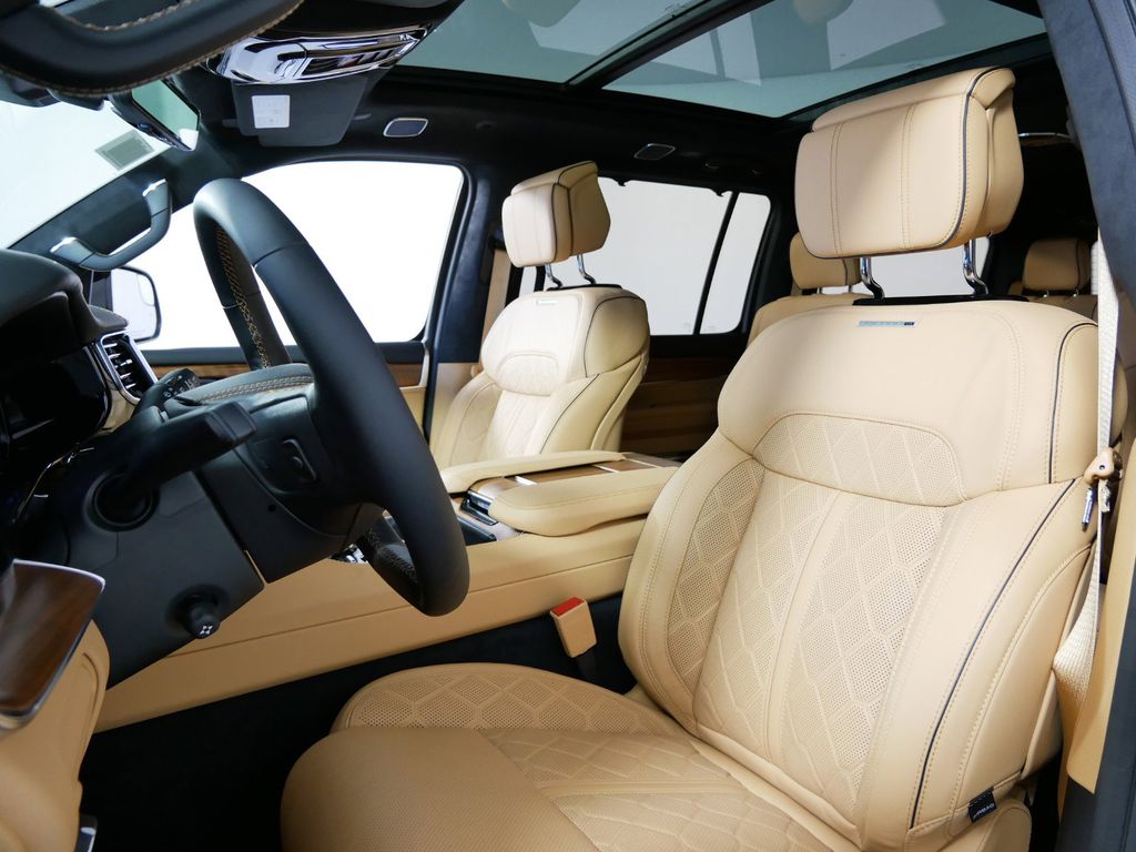 Thumbnail: 2023 Jeep Grand Wagoneer - 4