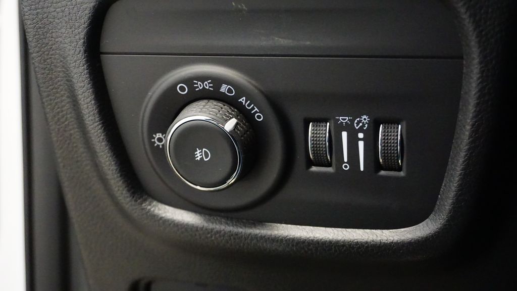 Thumbnail: 2023 Jeep Grand Cherokee - 26