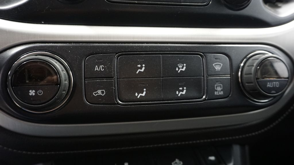 Thumbnail: 2020 GMC Canyon - 44