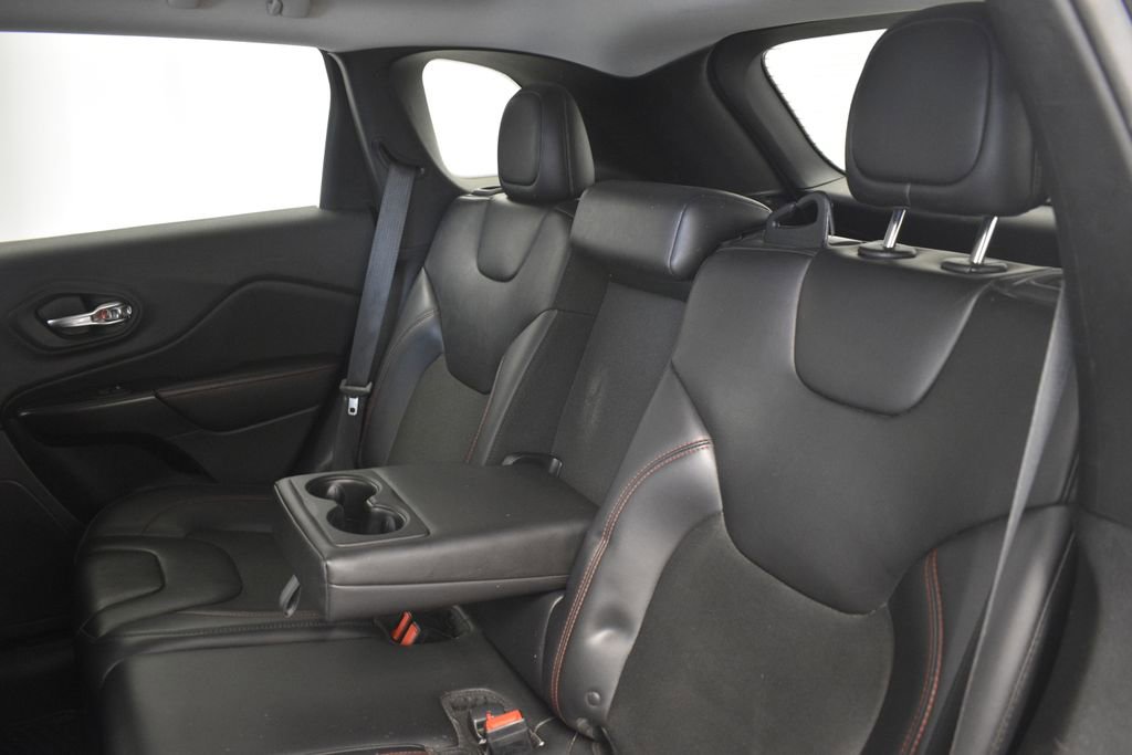 Thumbnail: 2019 Jeep Cherokee - 26