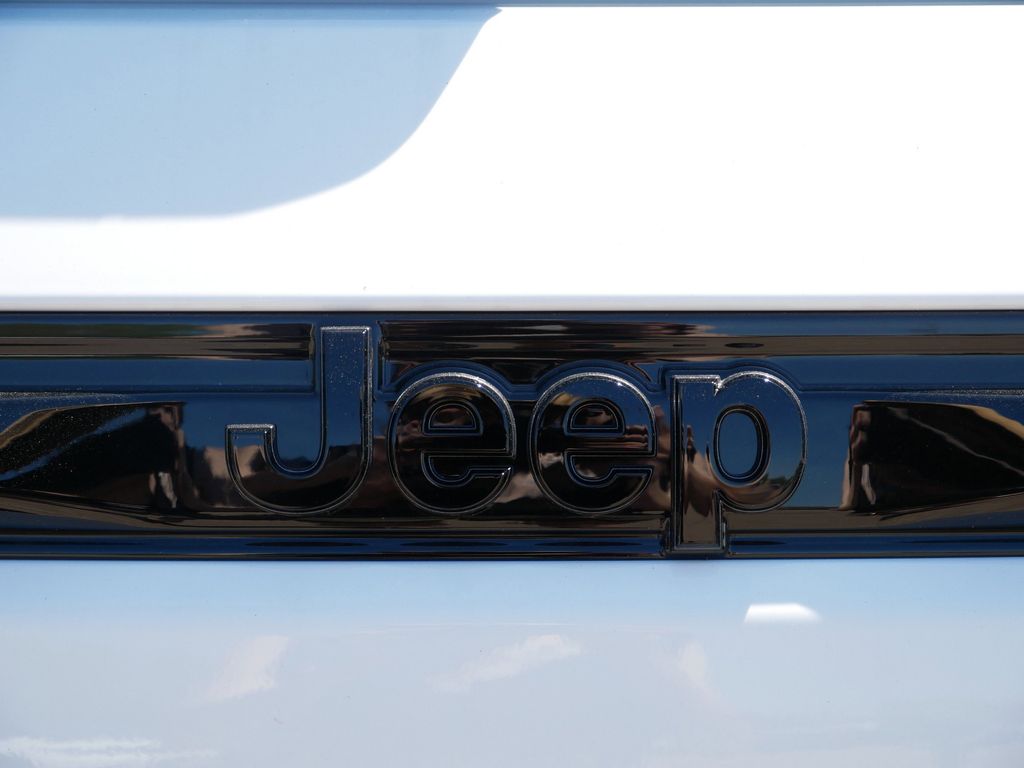 Thumbnail: 2025 Jeep Grand Cherokee - 12