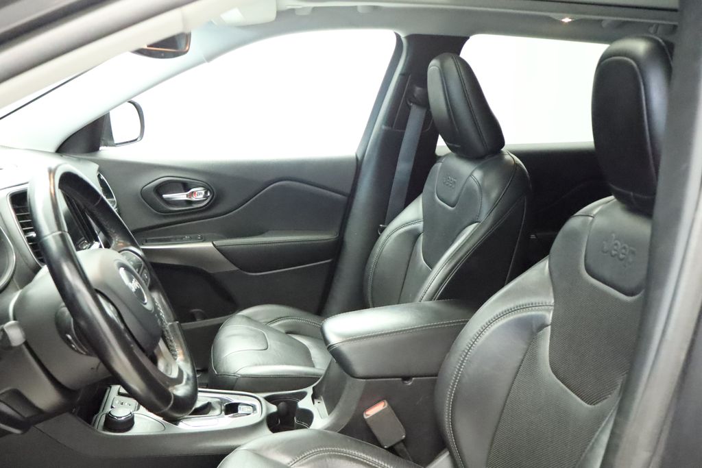 Thumbnail: 2021 Jeep Cherokee - 28