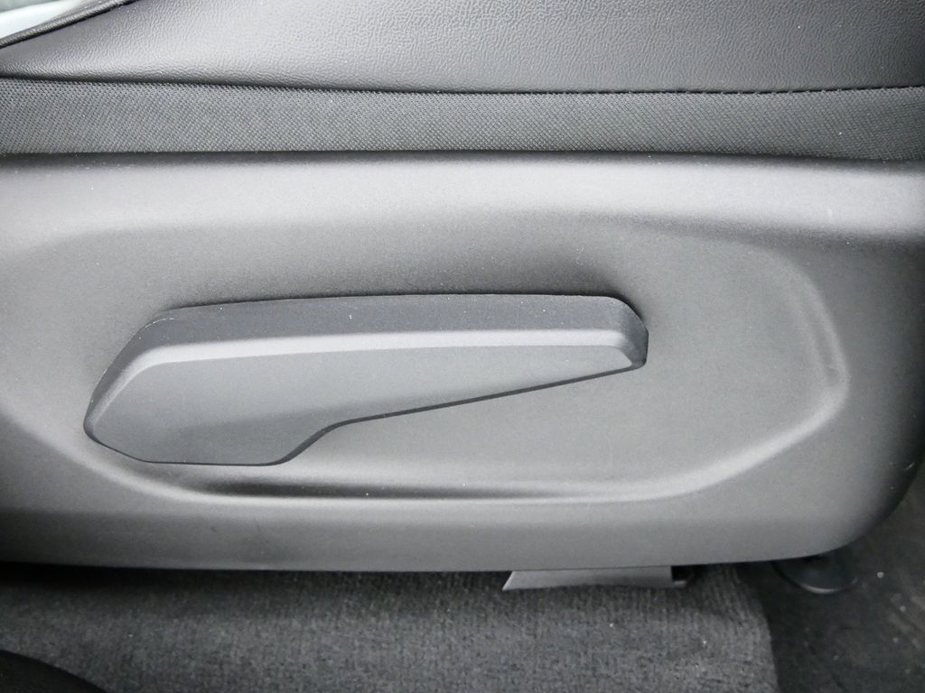 Thumbnail: 2025 Jeep Grand Cherokee L - 21