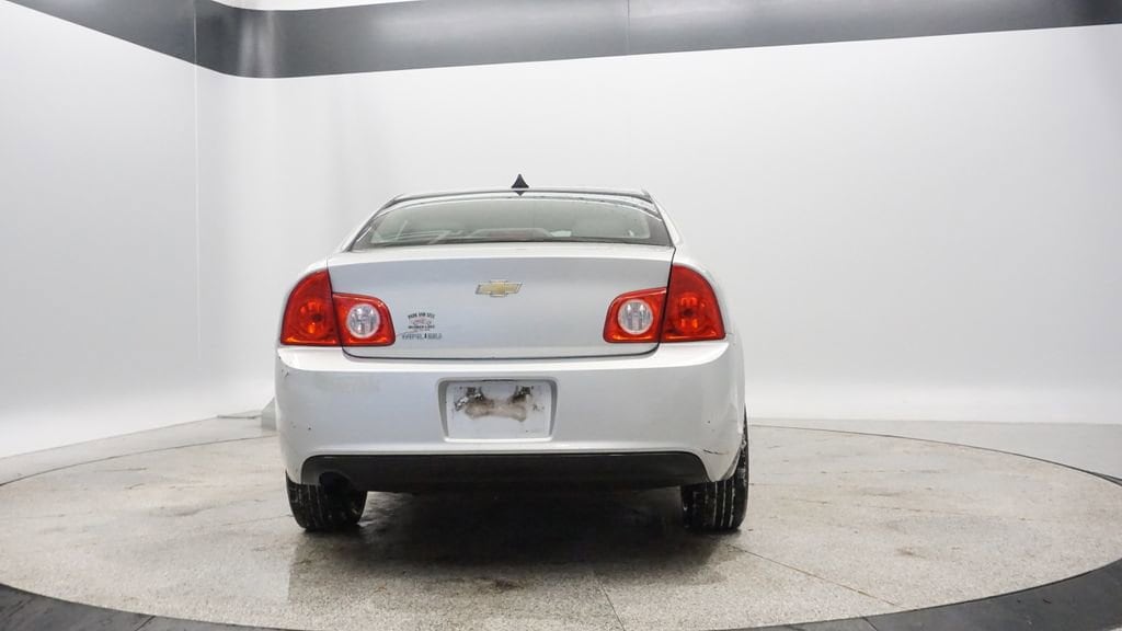 Thumbnail: 2012 Chevrolet Malibu - 4