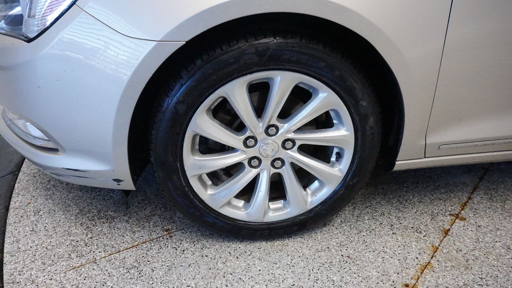 Thumbnail: 2015 Buick LaCrosse - 19