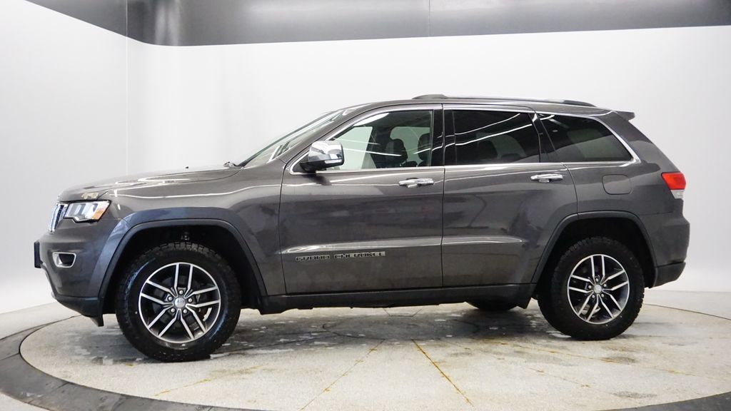 Thumbnail: 2017 Jeep Grand Cherokee - 2