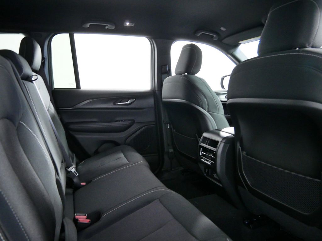 Thumbnail: 2024 Jeep Grand Cherokee - 27