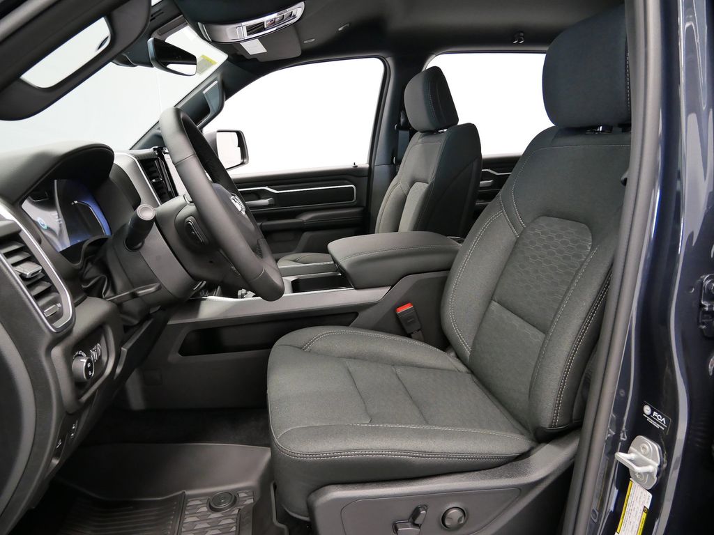 Thumbnail: 2026 RAM 1500 - 3