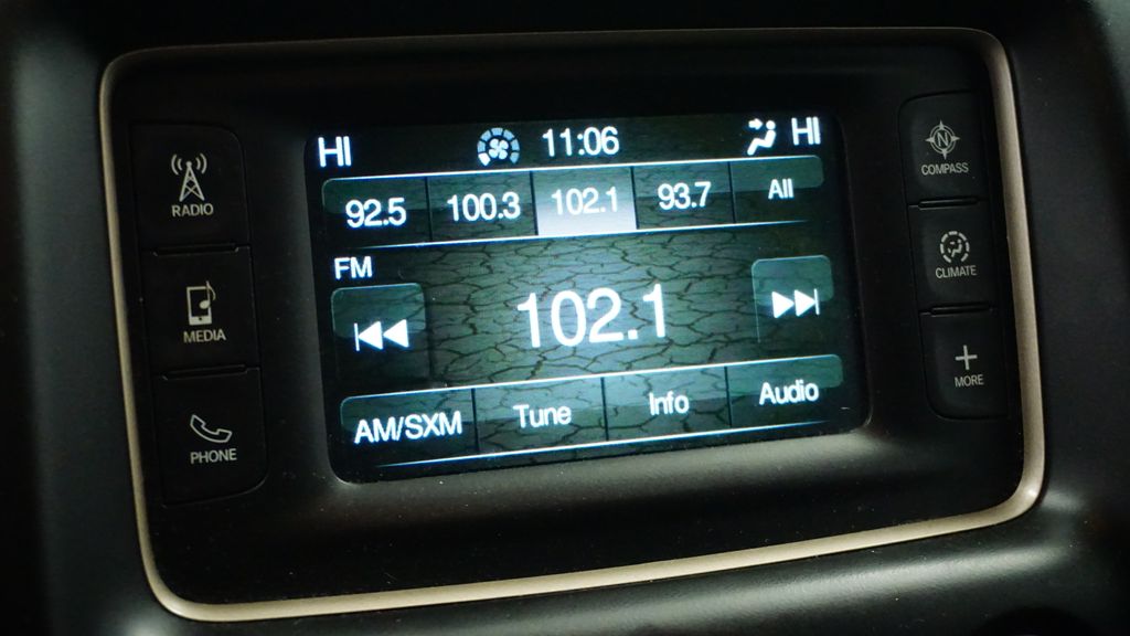 Thumbnail: 2017 Jeep Grand Cherokee - 29