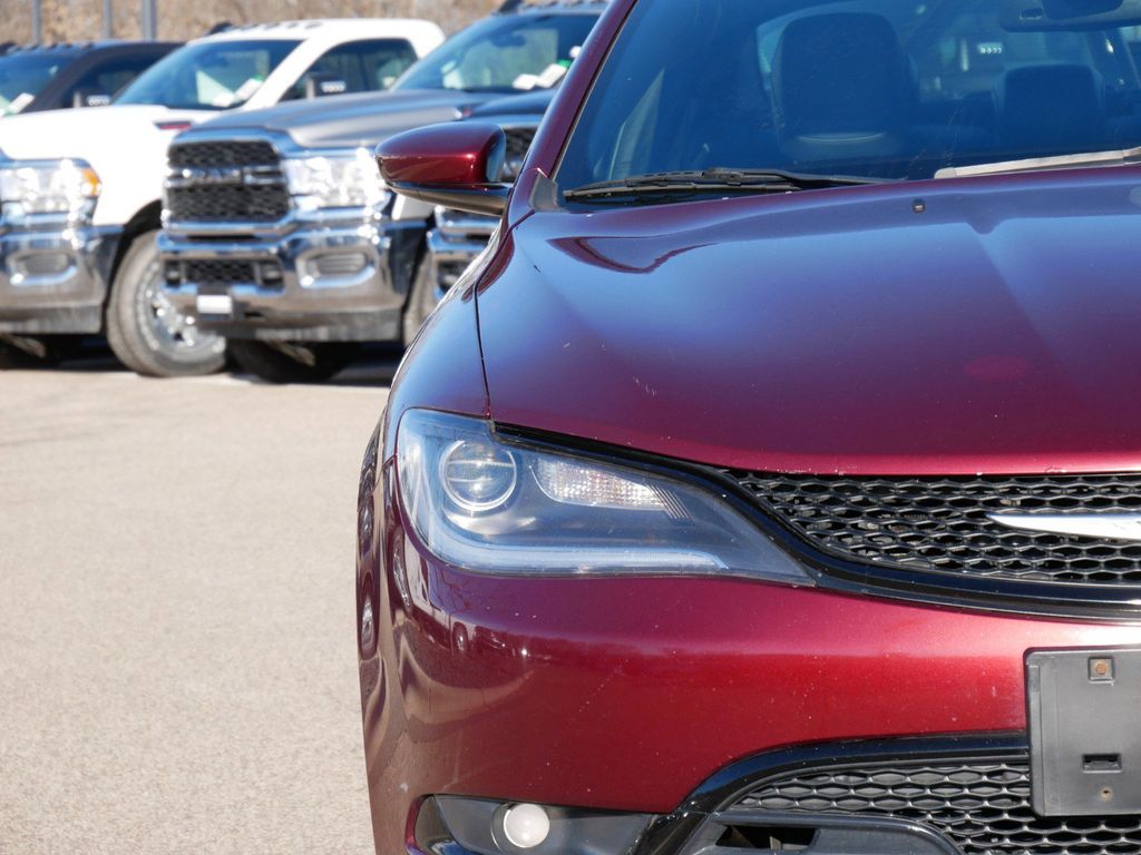 2015 Chrysler 200 S 6