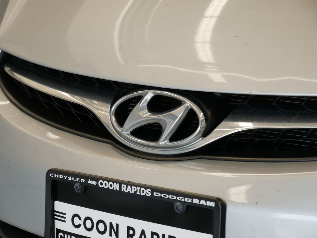 Thumbnail: 2013 Hyundai Elantra - 14