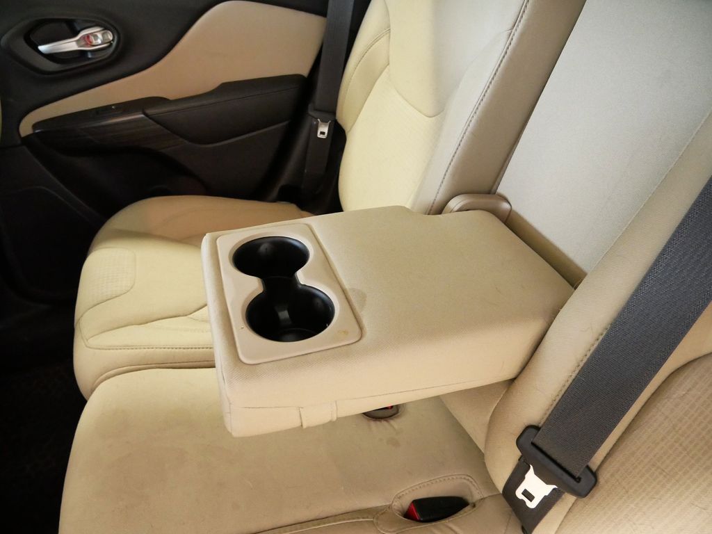 Thumbnail: 2015 Jeep Cherokee - 27