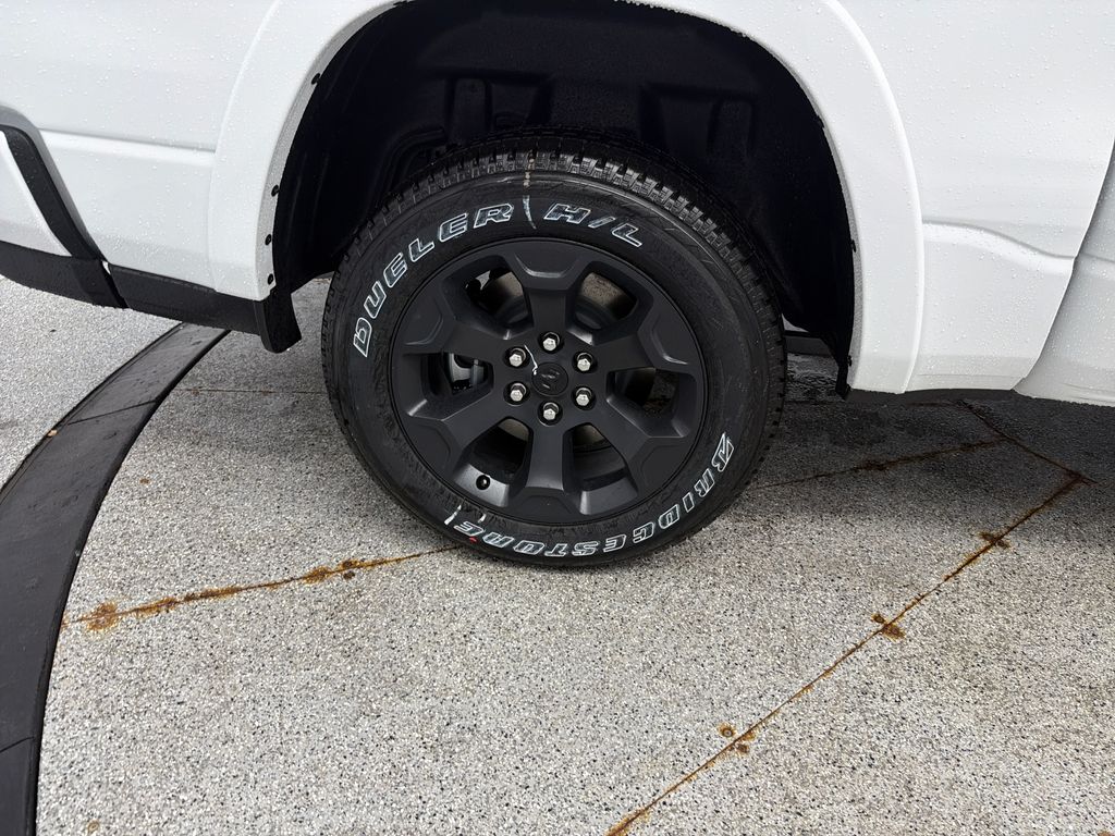 Thumbnail: 2026 RAM 1500 - 8