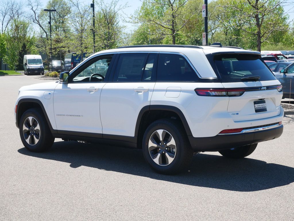 Thumbnail: 2025 Jeep Grand Cherokee - 3