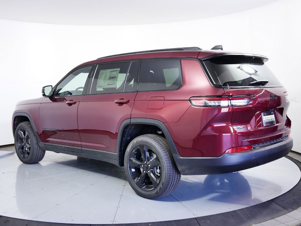 Thumbnail: 2025 Jeep Grand Cherokee L - 17