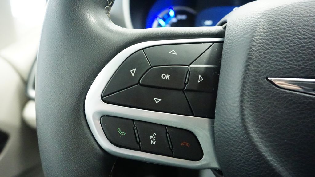 Thumbnail: 2024 Chrysler Pacifica - 35