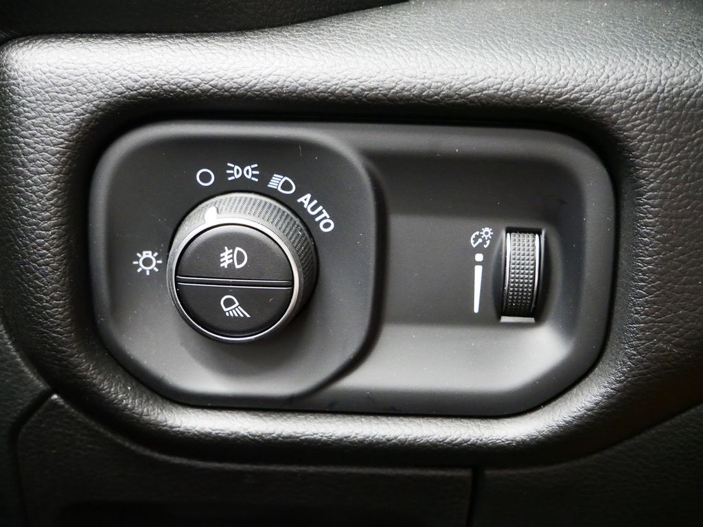 Thumbnail: 2025 RAM 1500 - 20