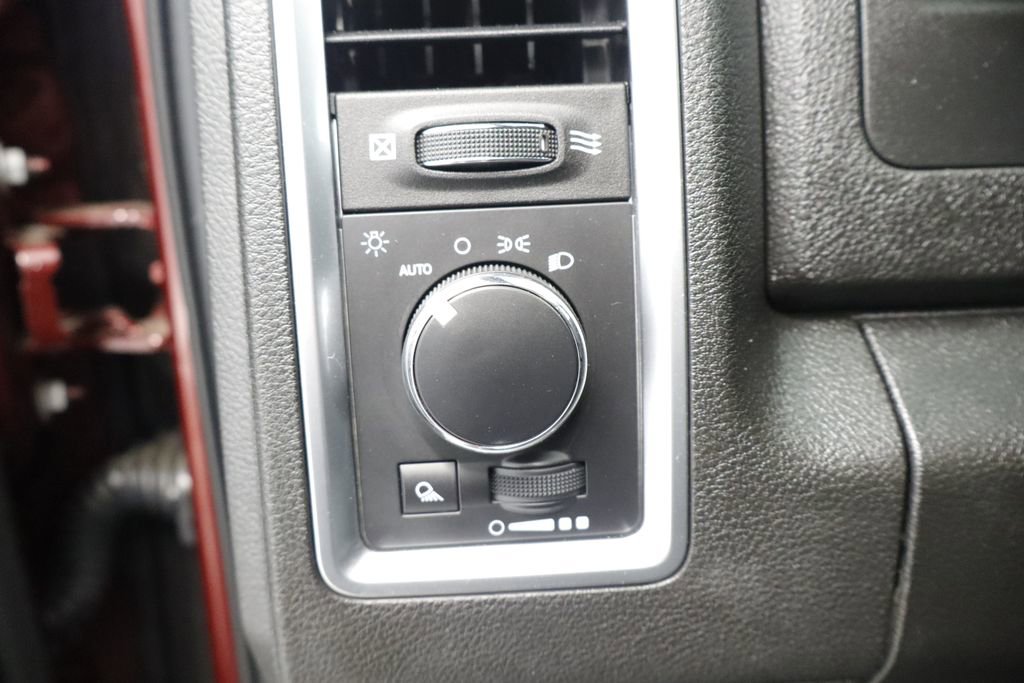 Thumbnail: 2023 RAM 1500 Classic - 28