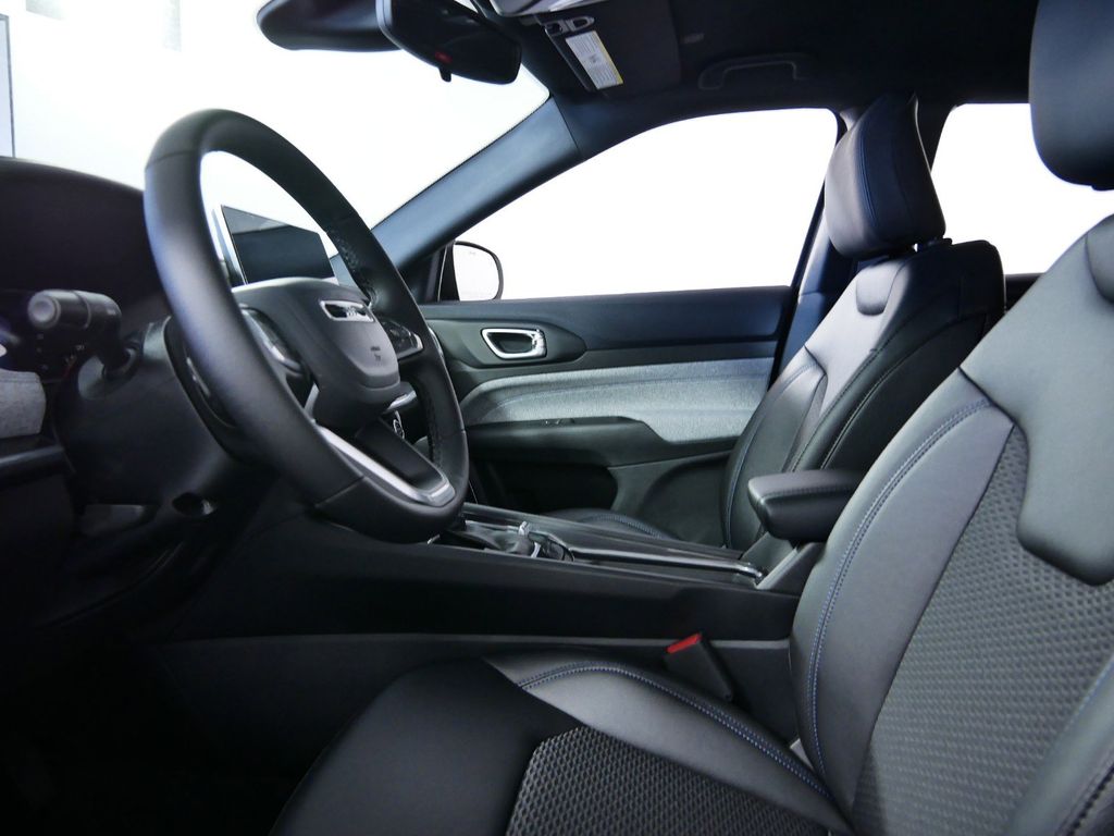 Thumbnail: 2024 Jeep Compass - 33