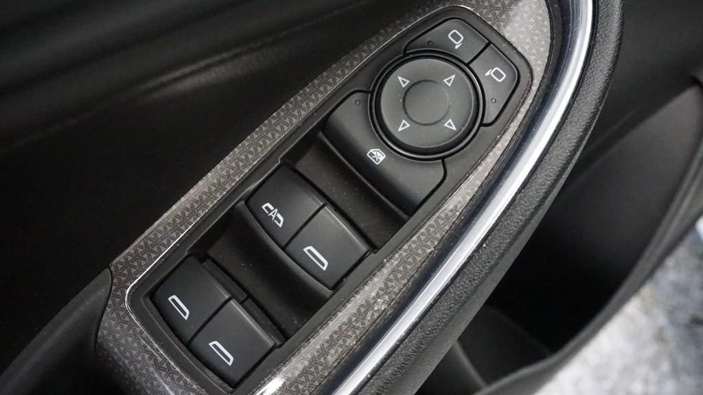 Thumbnail: 2019 Chevrolet Malibu - 26