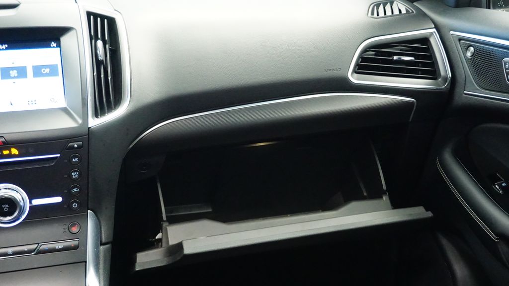 Thumbnail: 2019 Ford Edge - 26