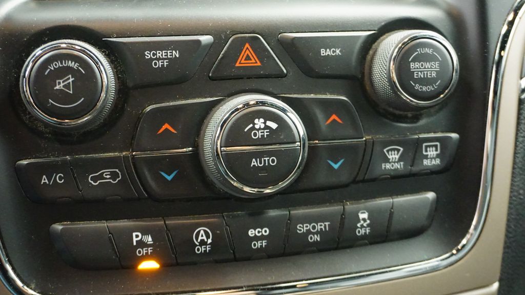 Thumbnail: 2017 Jeep Grand Cherokee - 31