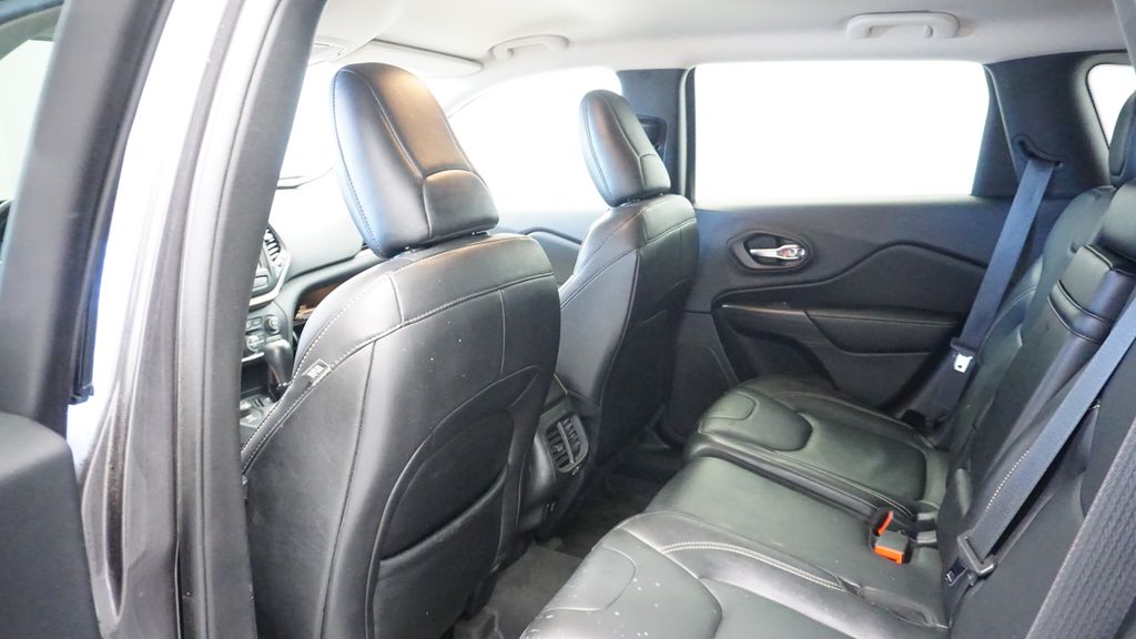 Thumbnail: 2015 Jeep Cherokee - 21