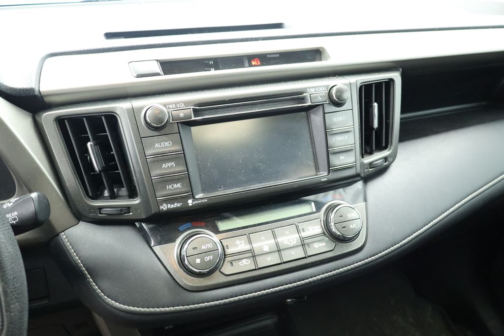 Thumbnail: 2015 Toyota RAV4 - 24