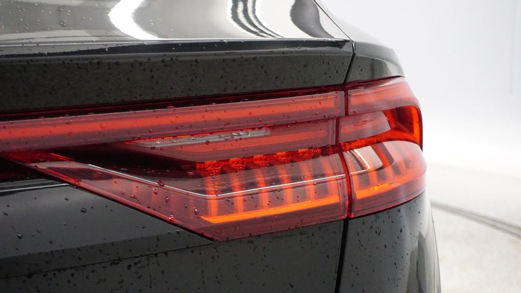 Thumbnail: 2022 Audi SQ8 - 11