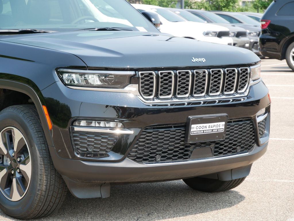 Thumbnail: 2025 Jeep Grand Cherokee - 3