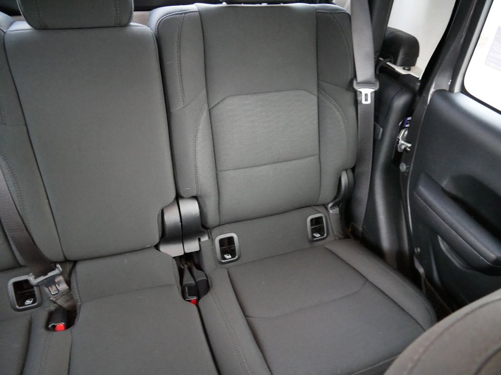 Thumbnail: 2020 Jeep Gladiator - 18