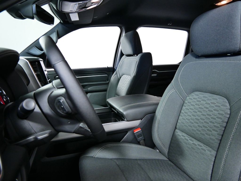 Thumbnail: 2025 RAM 1500 - 34