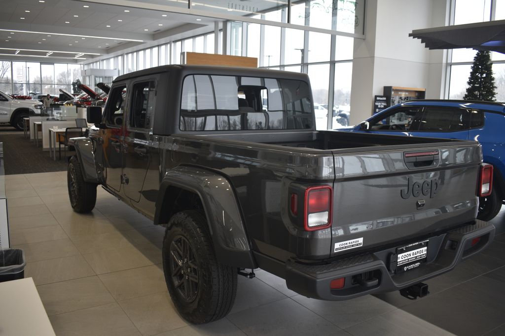 Thumbnail: 2025 Jeep Gladiator - 3