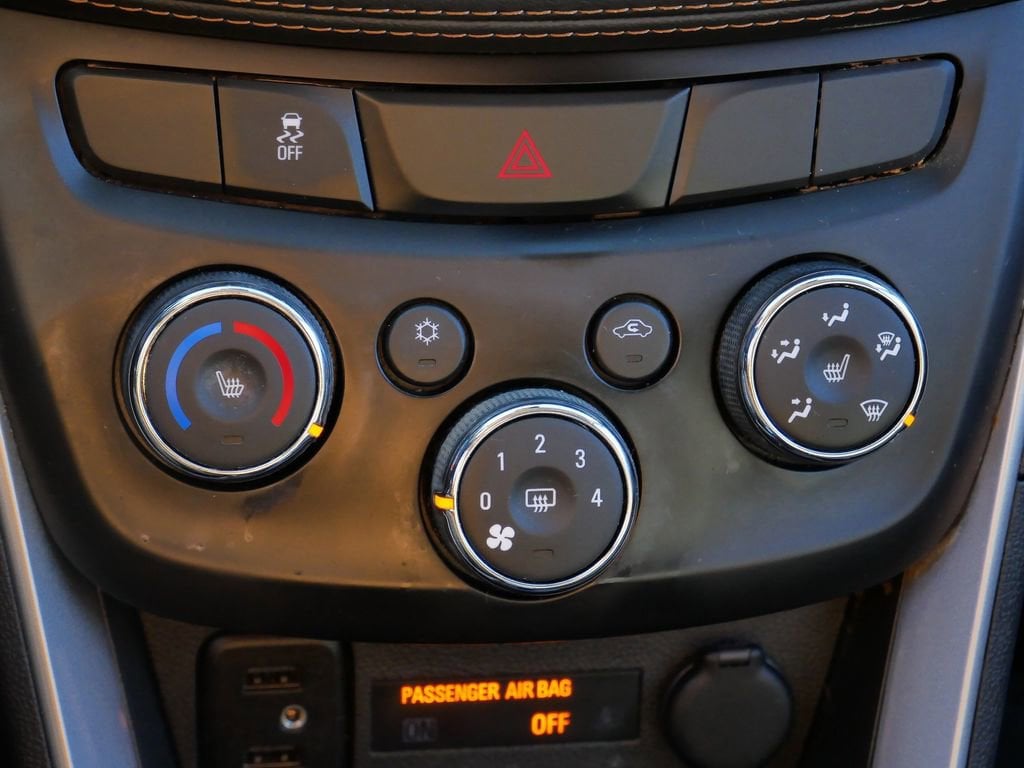 Thumbnail: 2022 Chevrolet Trax - 29