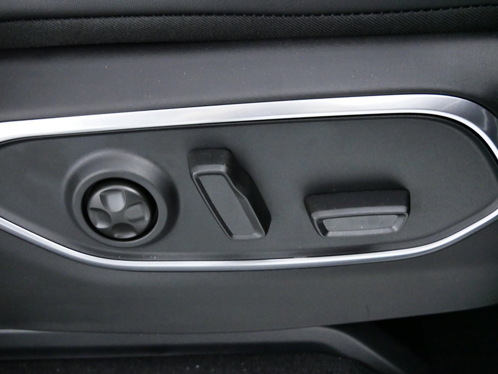 Thumbnail: 2024 Jeep Wagoneer - 21