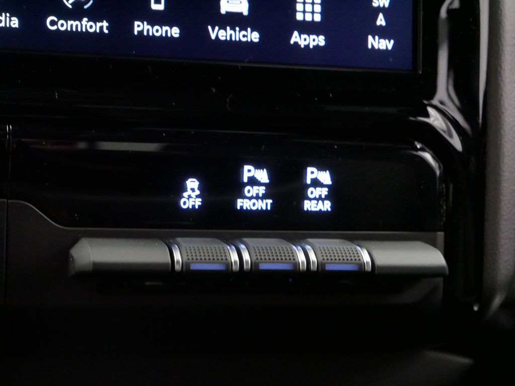 Thumbnail: 2026 RAM 1500 - 33