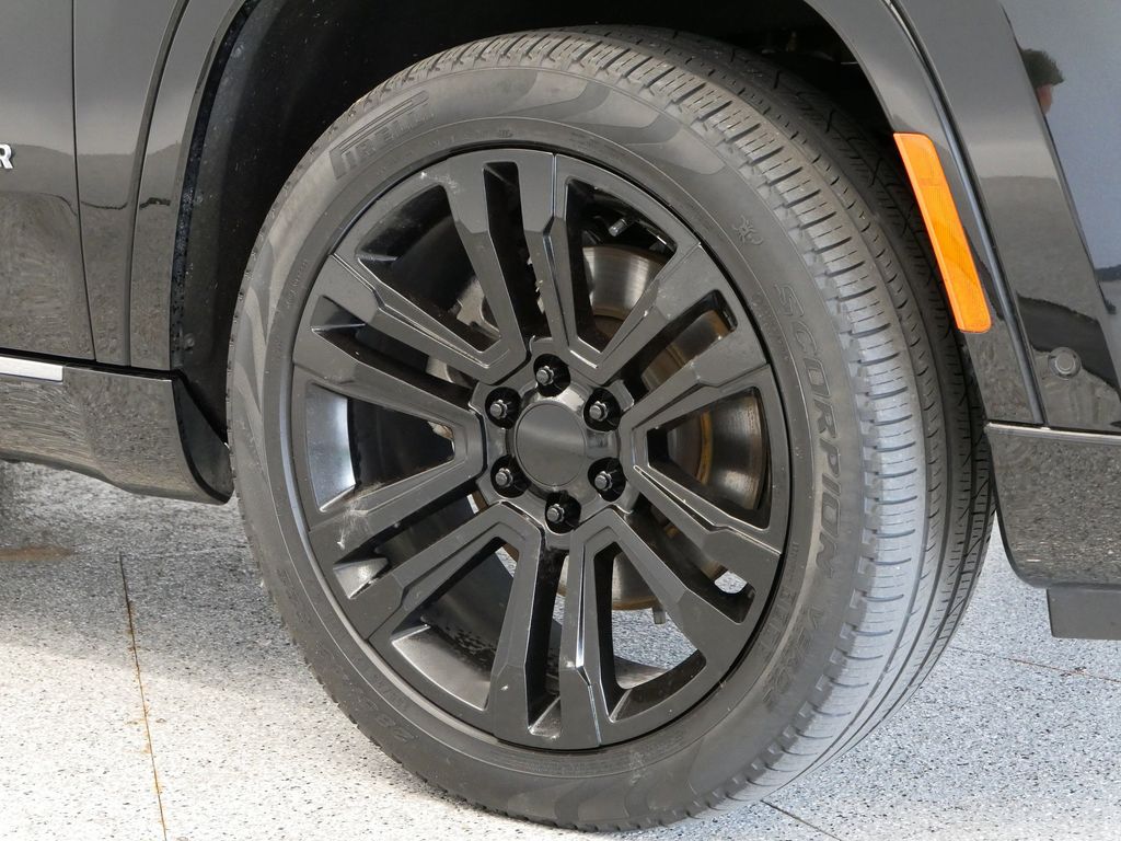 Thumbnail: 2023 Jeep Grand Wagoneer - 50