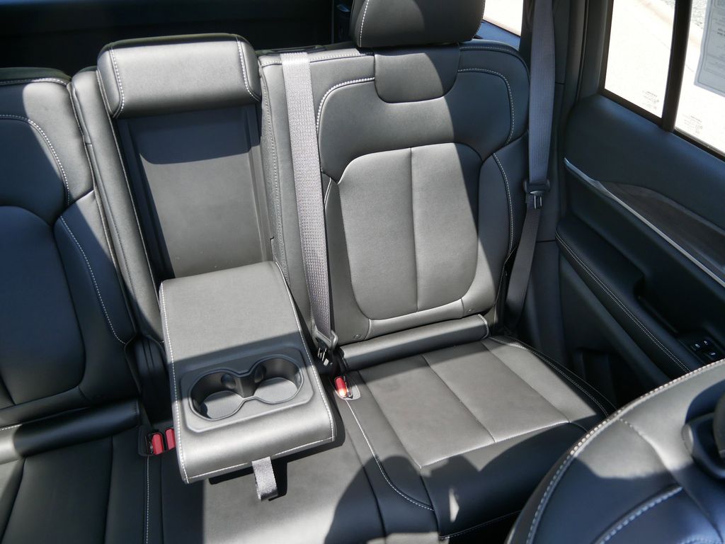 Thumbnail: 2025 Jeep Grand Cherokee - 26