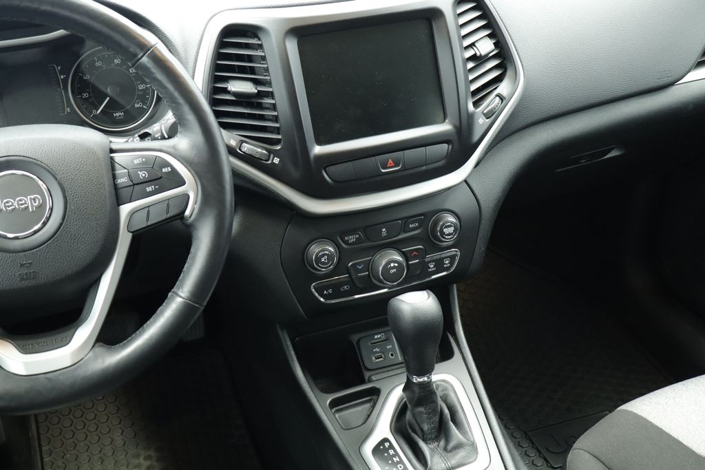 Thumbnail: 2014 Jeep Cherokee - 24