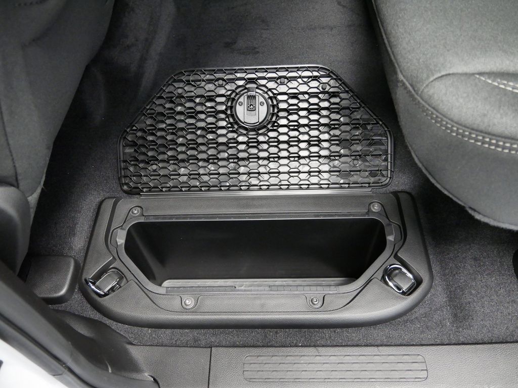 Thumbnail: 2026 RAM 1500 - 9