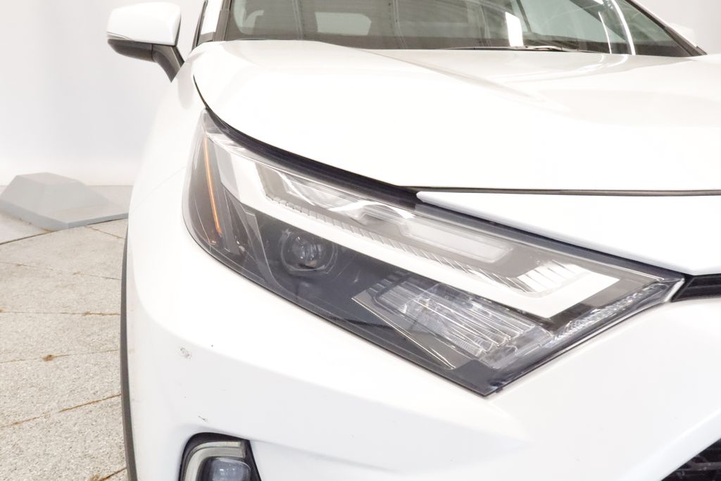 Thumbnail: 2025 Toyota RAV4 - 11