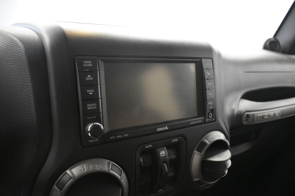 Thumbnail: 2013 Jeep Wrangler - 28