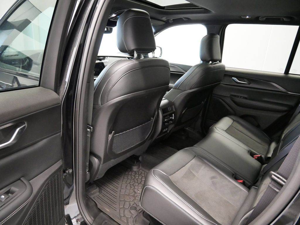Thumbnail: 2023 Jeep Grand Cherokee - 23