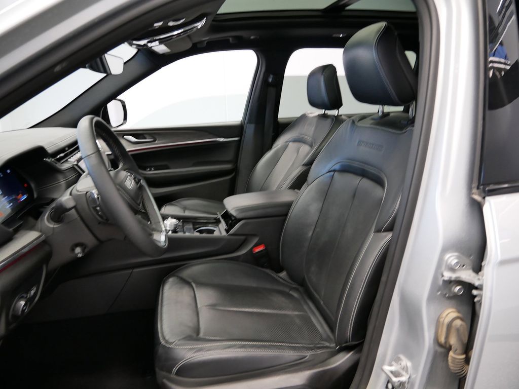 Thumbnail: 2024 Jeep Grand Cherokee L - 22