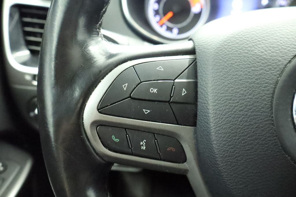 Thumbnail: 2021 Jeep Cherokee - 33