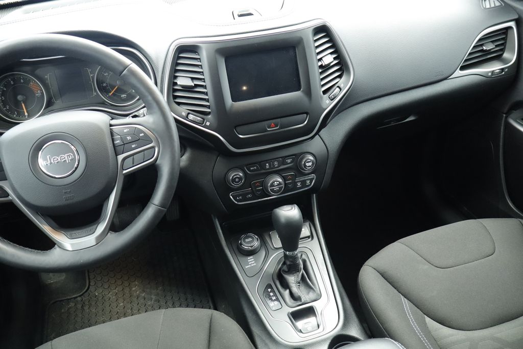 Thumbnail: 2019 Jeep Cherokee - 20
