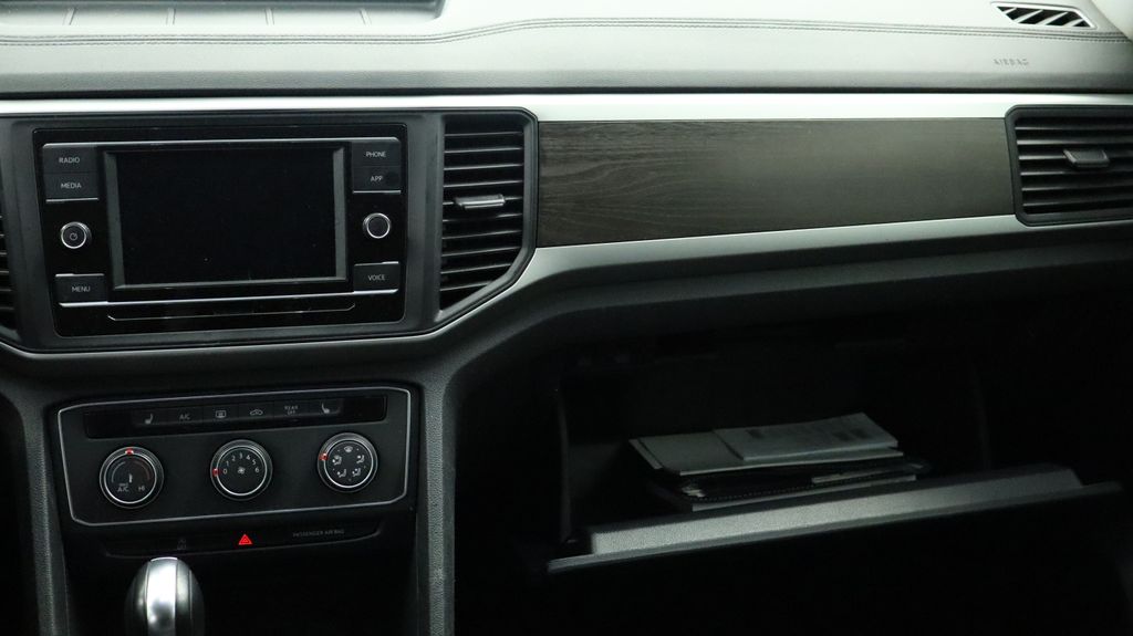 Thumbnail: 2022 Volkswagen Atlas - 24